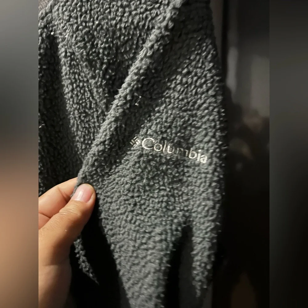 Columbia fleece sweatshirt. Mildly used. Size small - Picture 2 of 6